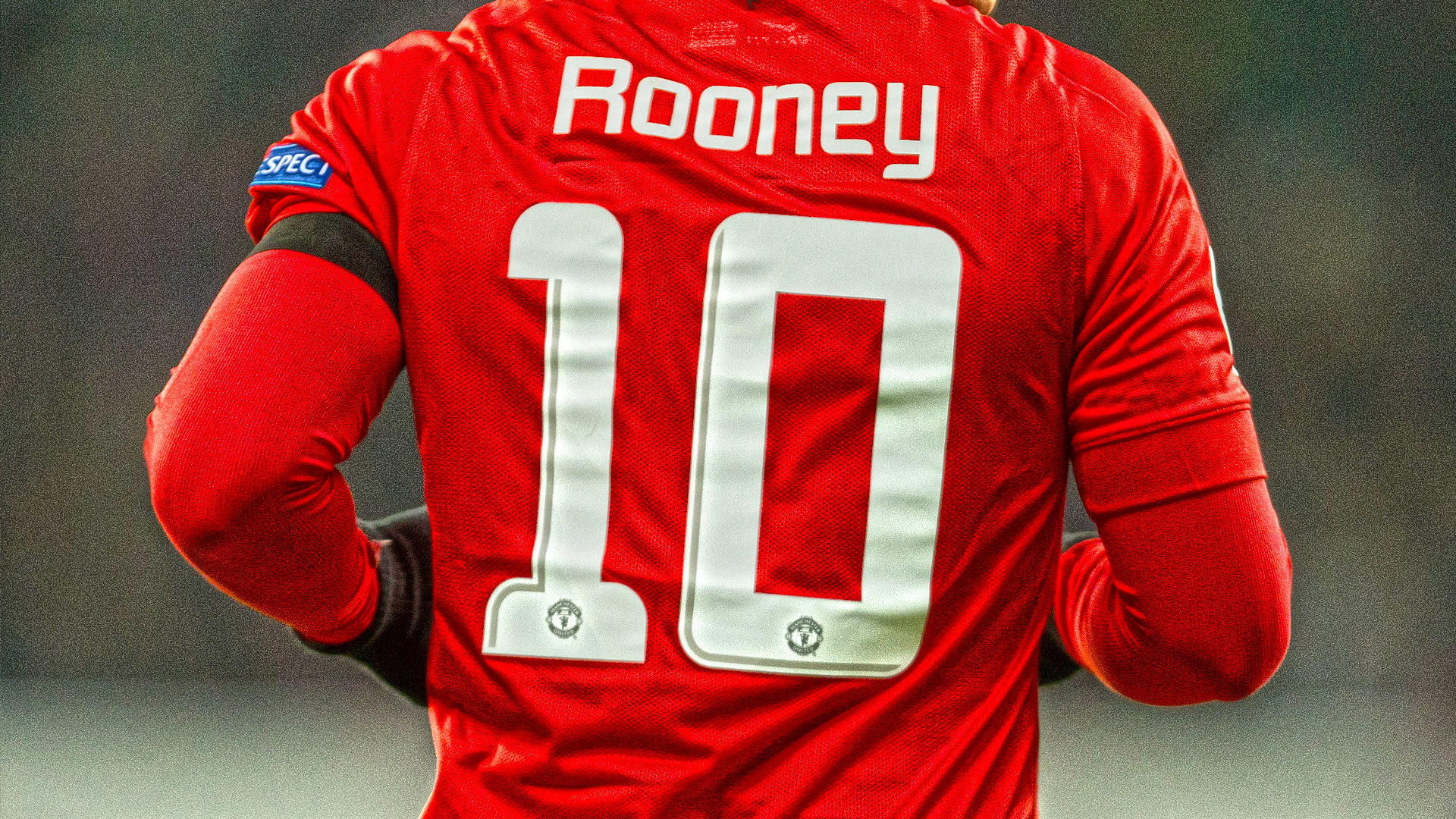 记者：德保罗疑似在更衣室遗落物品，摄影师帮忙取了回来